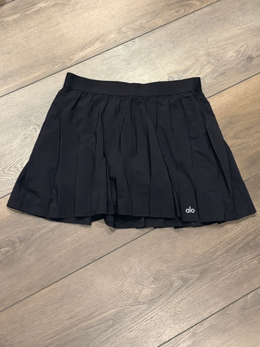 ALO Yoga Black Pleated Tennis Skirt